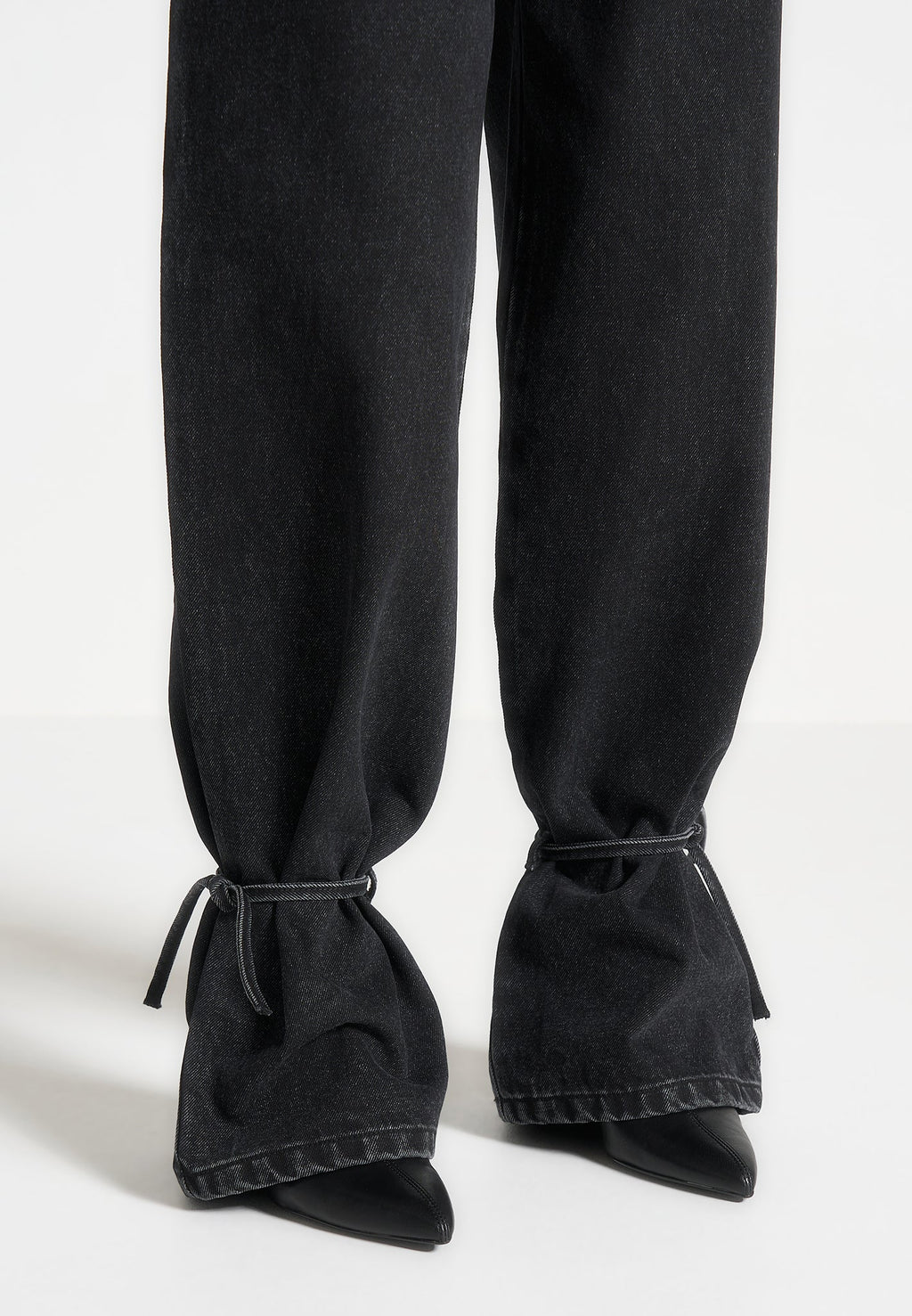 Faye - Wide Mid Rise Jeans with Tie Waist - Washed Black