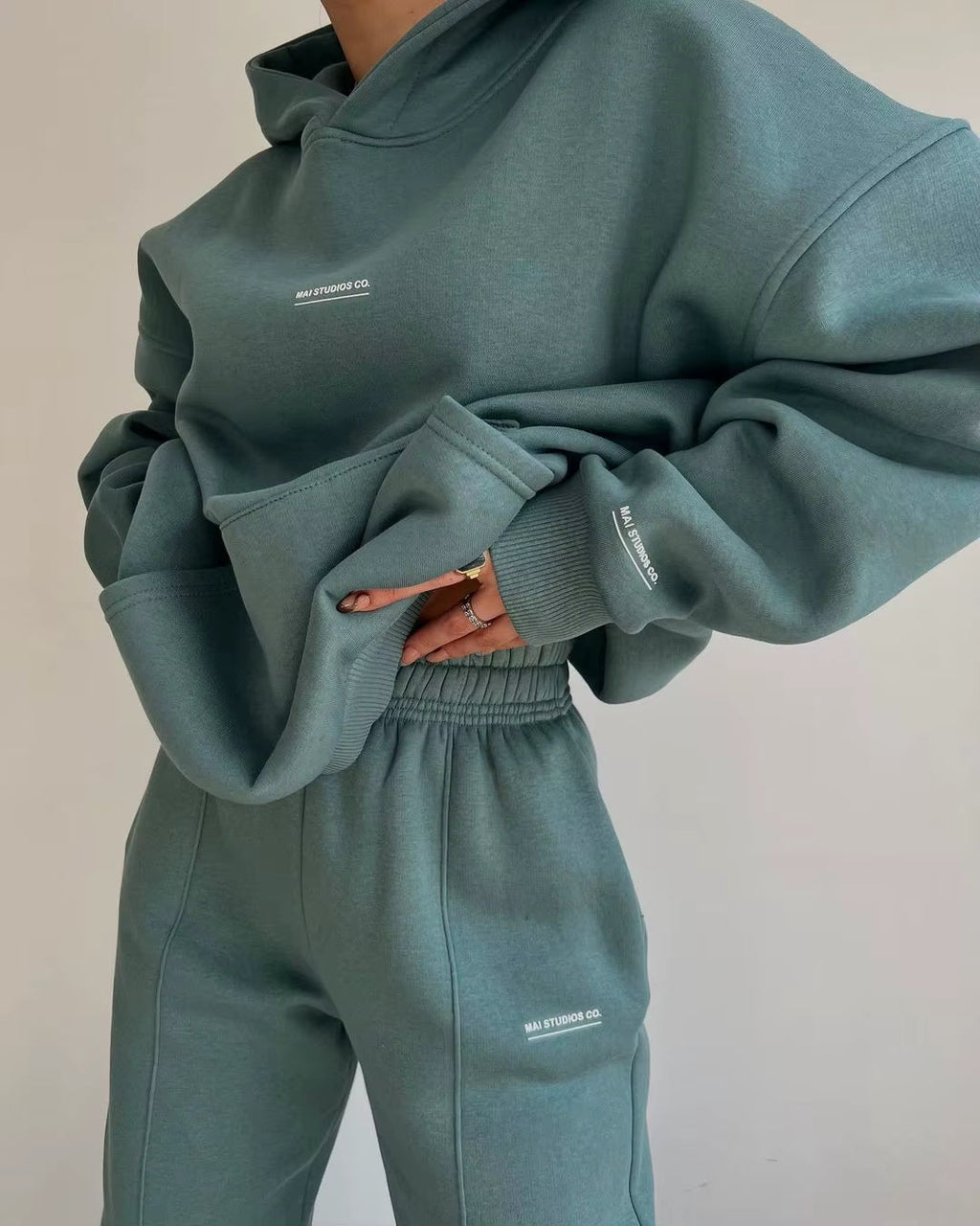 Isla Urban - Oversized Hoodie Suit